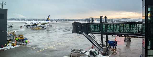 Zlé počasie – kedy je nárok na kompenzácie za oneskorenie letu?