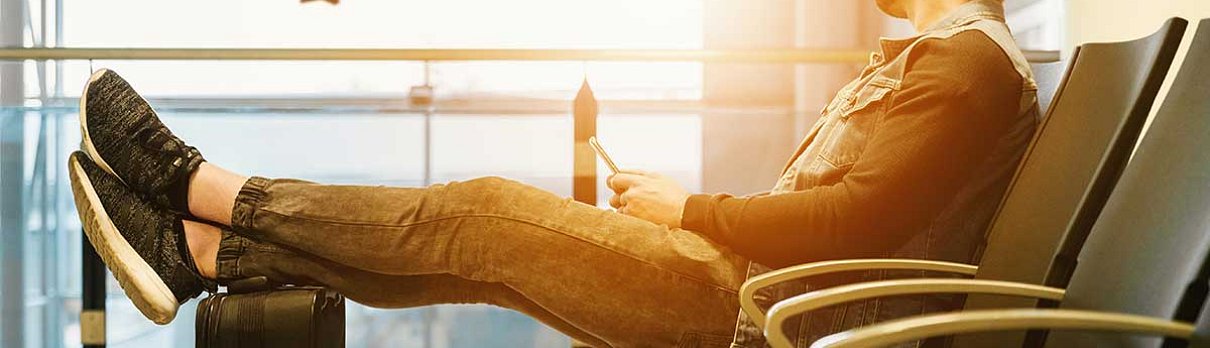 Letní chaos na obloze: Proč se lety v létě zpoždují a jak se na to připravit